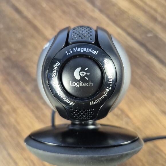 Logitech 1:3 Megapixel External USB Webcam - Picture 2 of 10